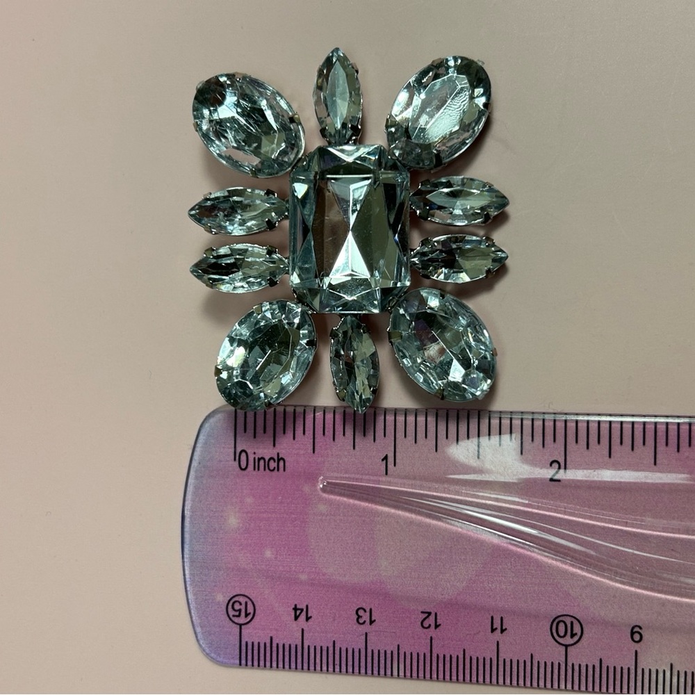 Sparkling Silver Tone Rhinestone Brooch - Picture 7 of 7